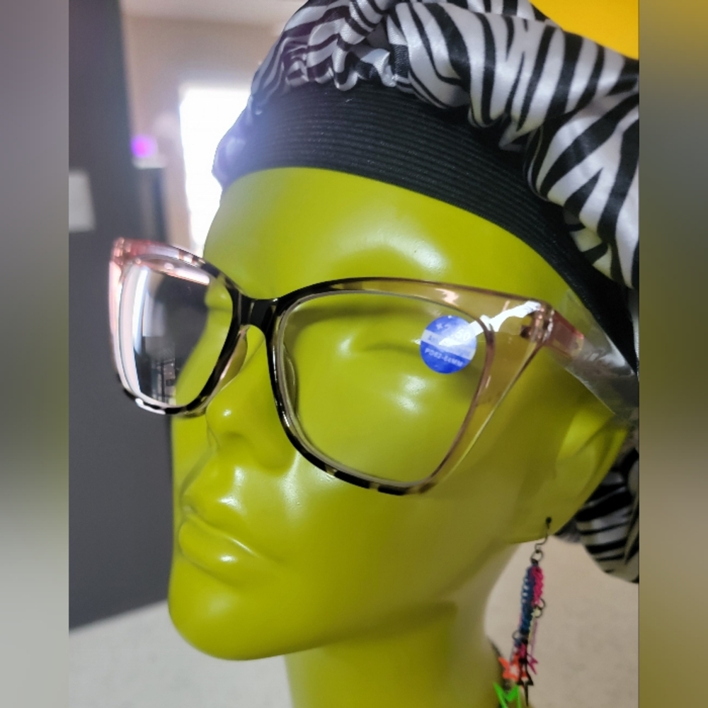 Readers +2.50 and earrings bundle - Picture 2 of 4
